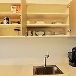Two In One Building Checkin 公寓式酒店 4*