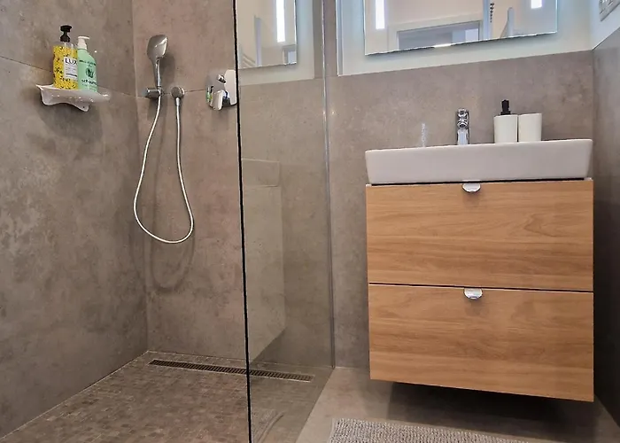 شقة فندقية Two In One Building Checkin 4*