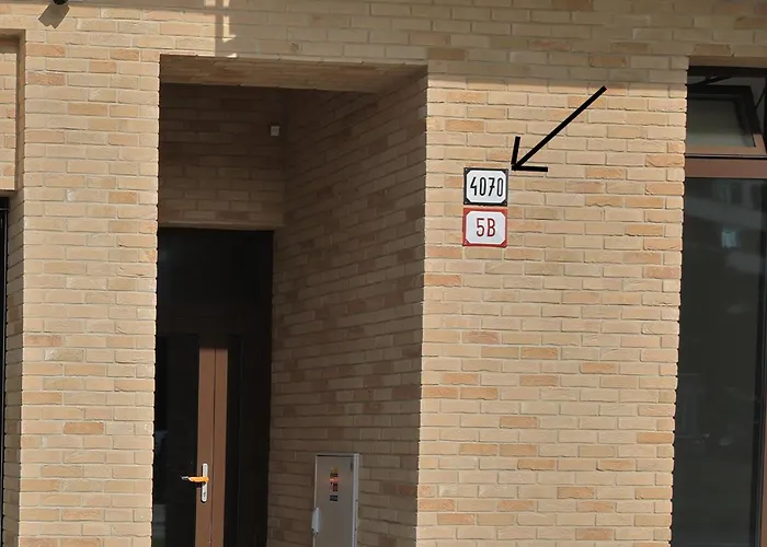 Two In One Building Checkin 브라티슬라바