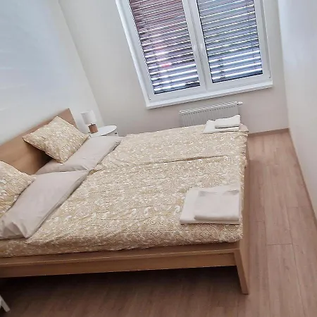 Two In One Building Checkin 4* Bratislava