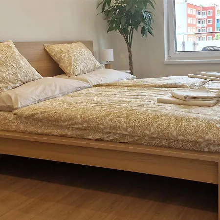 Two In One Building Checkin Apartahotel Bratislava