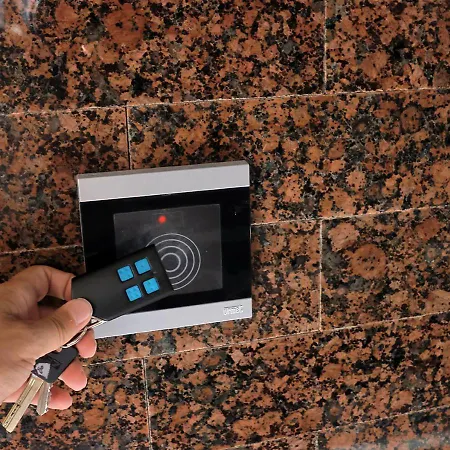 Two In One Building Checkin Lejlighedshotel